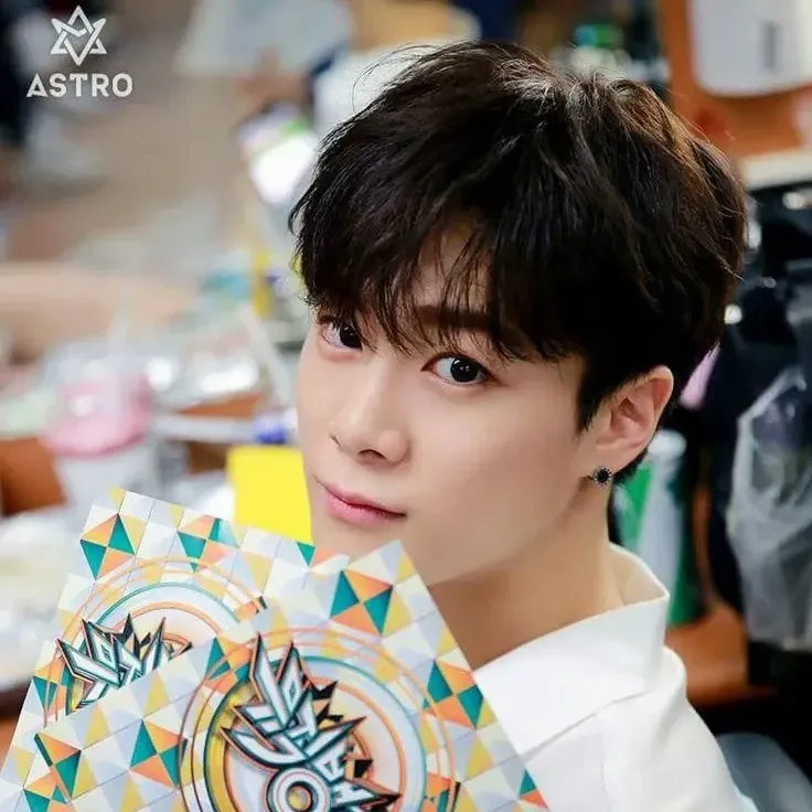 Latest photo of Moonbin (ASTRO)