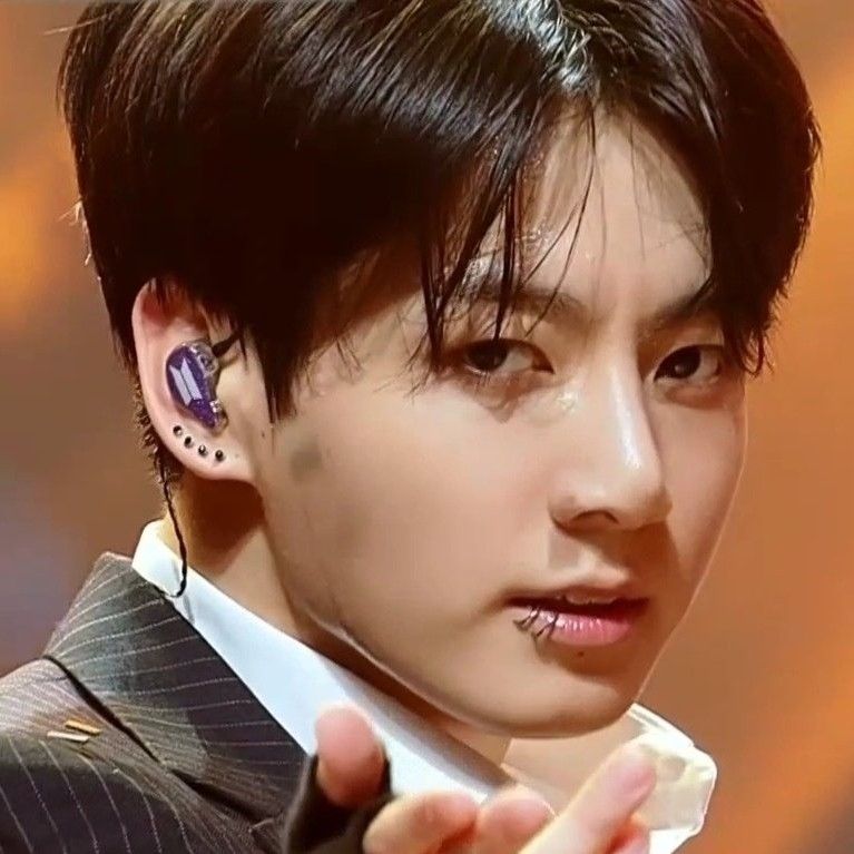 A moment captured by Jungkook (BTS)'s fan