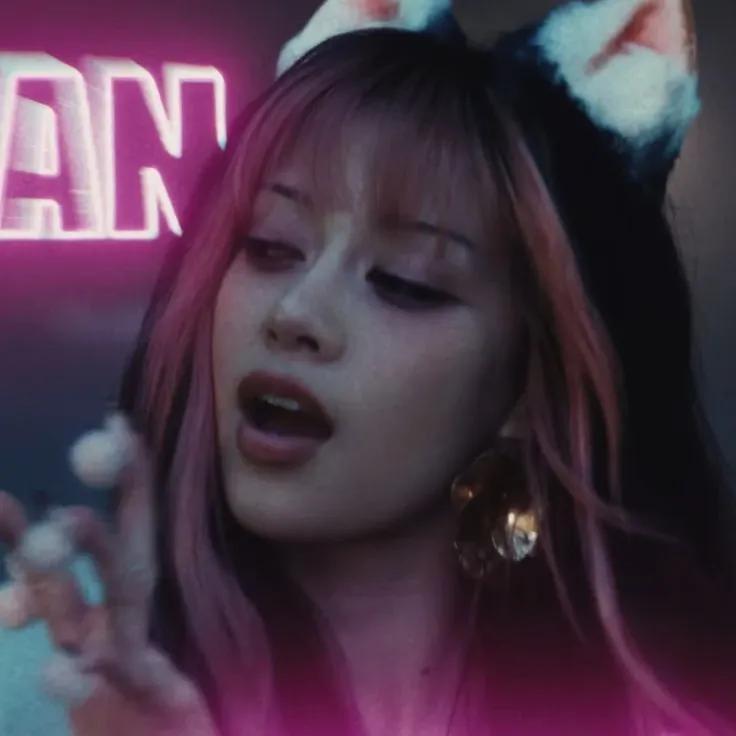 Latest photo of Megan (KATSEYE)