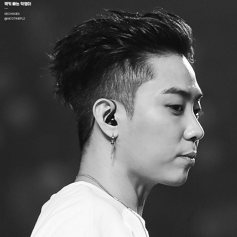 A moment captured by Eun Jiwon (SECHSKIES)'s fan