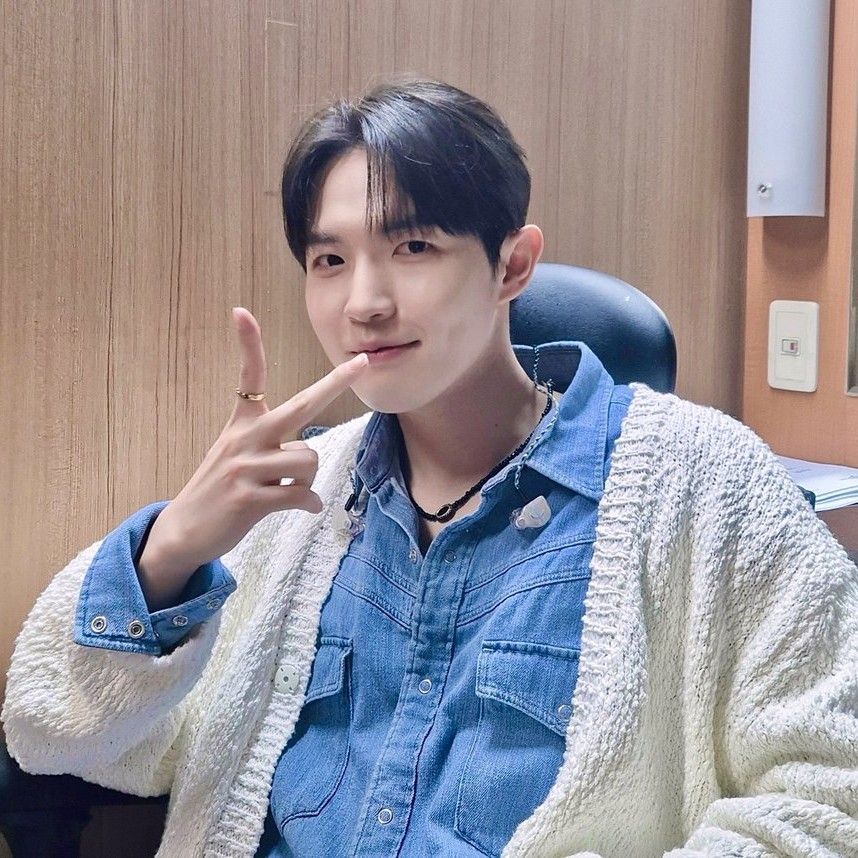 Foto terbaru Kim Jaehwan