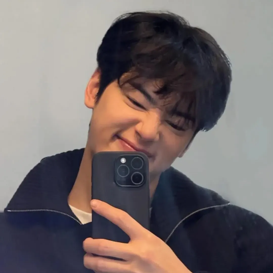 Latest photo of Eunwoo (ASTRO)