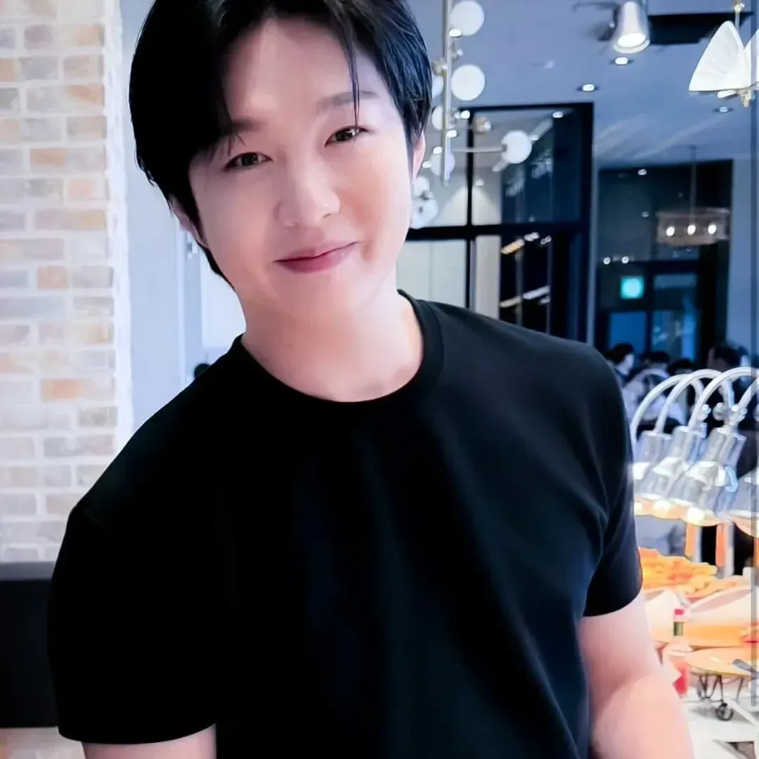 Recent activity shot of Lee Changsub (BTOB)