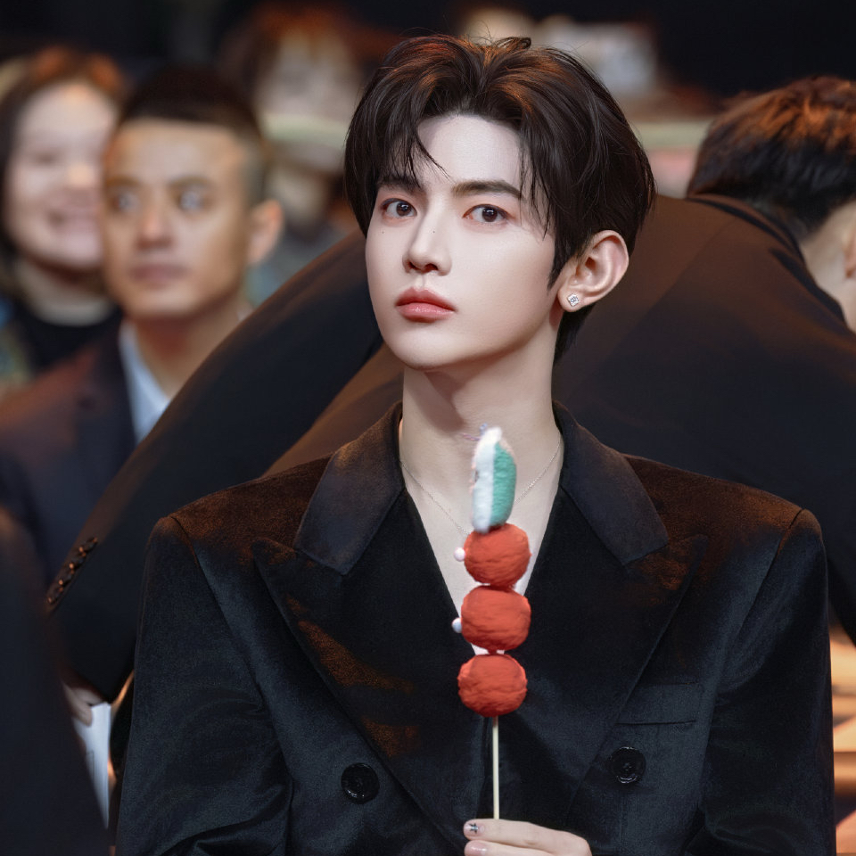 章昊的最新照片