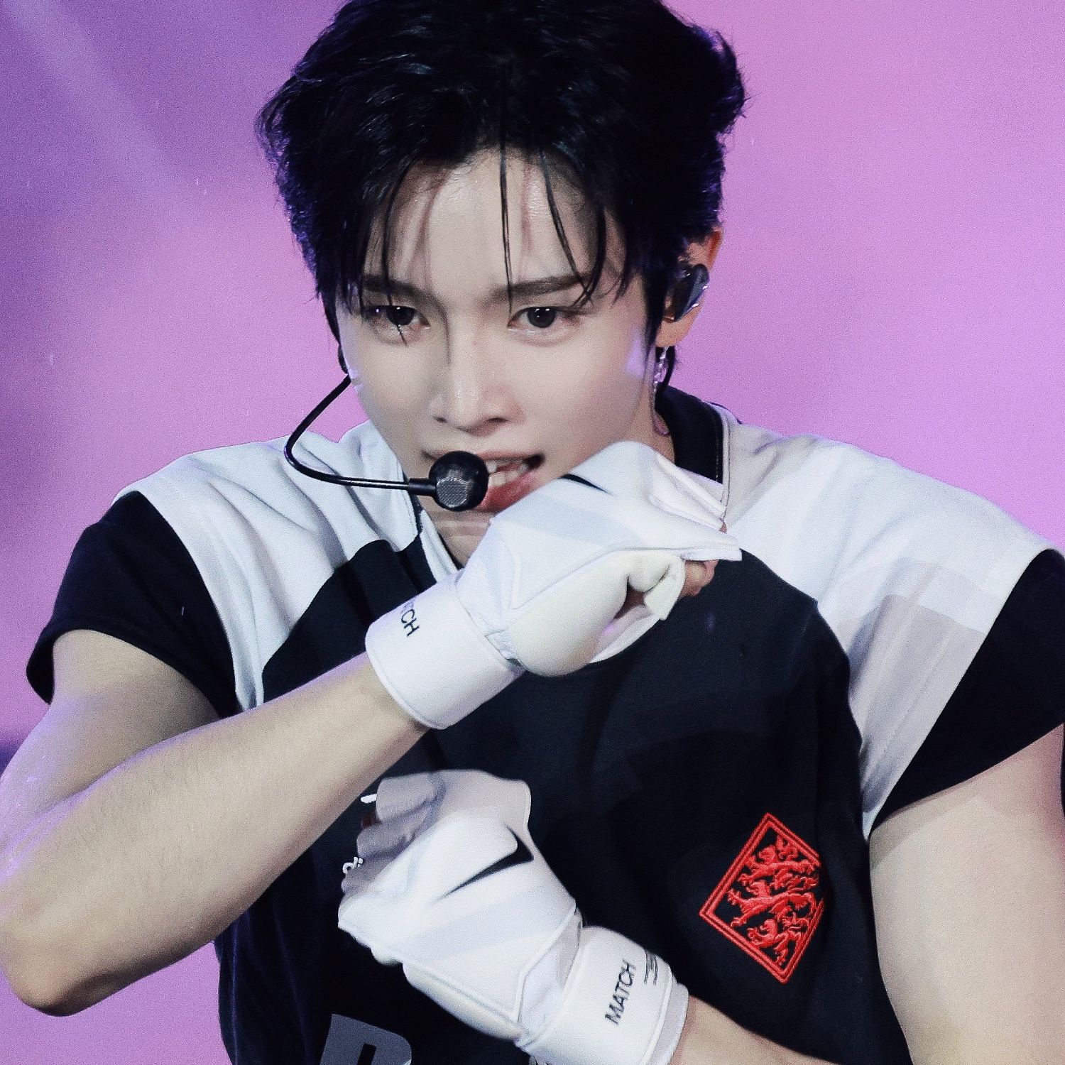 Recent activity shot of Sungchan (RIIZE)