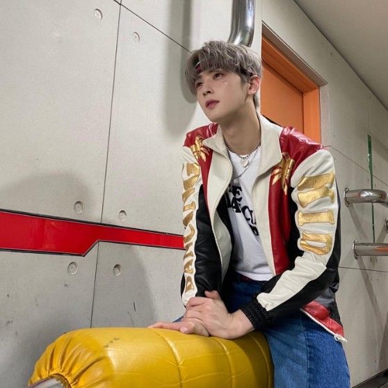 A moment captured by Eunwoo (ASTRO)'s fan