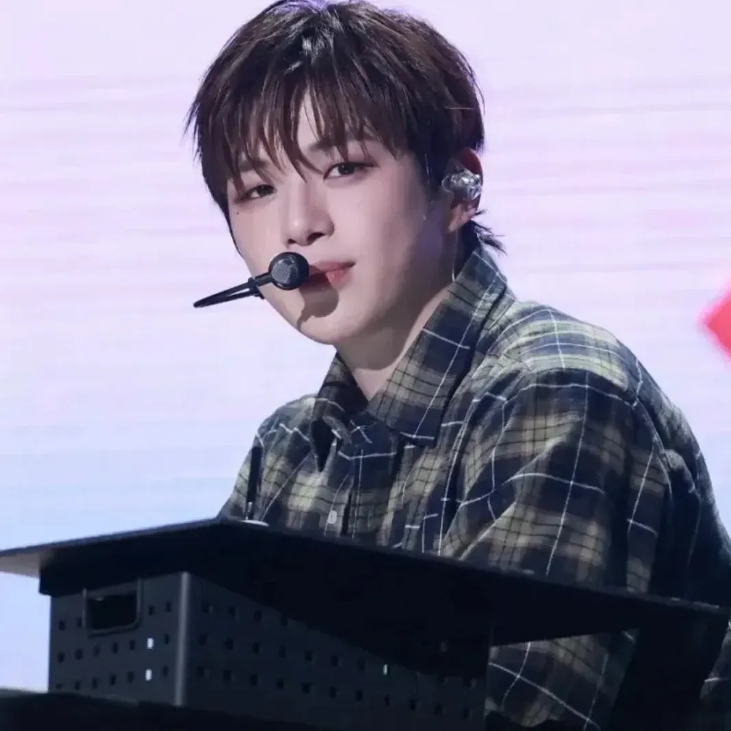 강다니엘 최근 활동샷