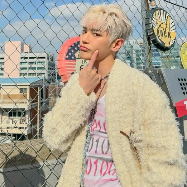 태용 (NCT 127)의 최신 사진