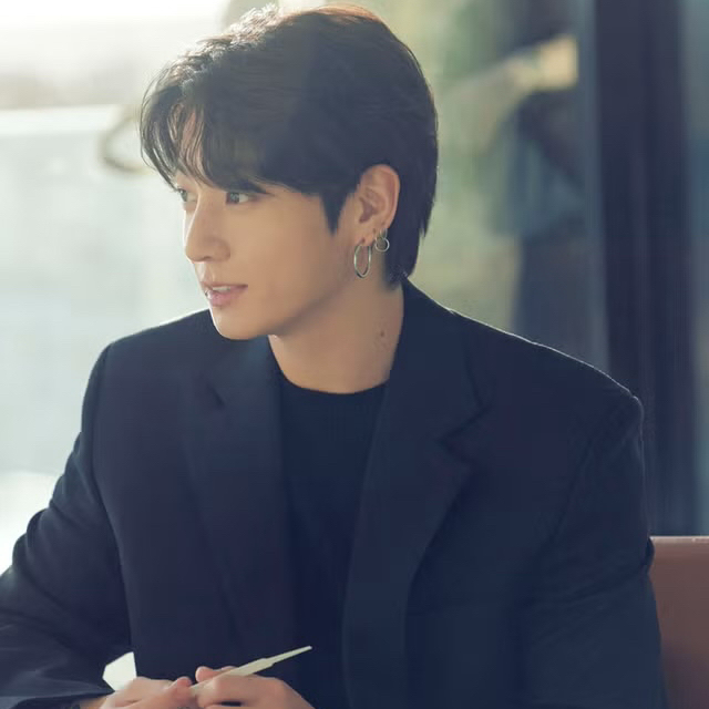 Foto aktivitas terbaru Jungkook (BTS)