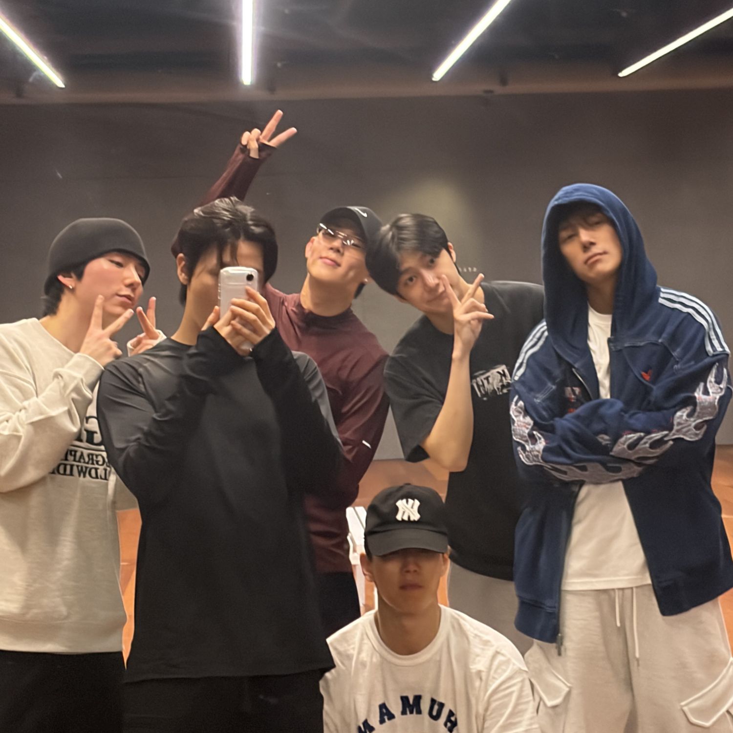 몬스타엑스의 비하인드 컷