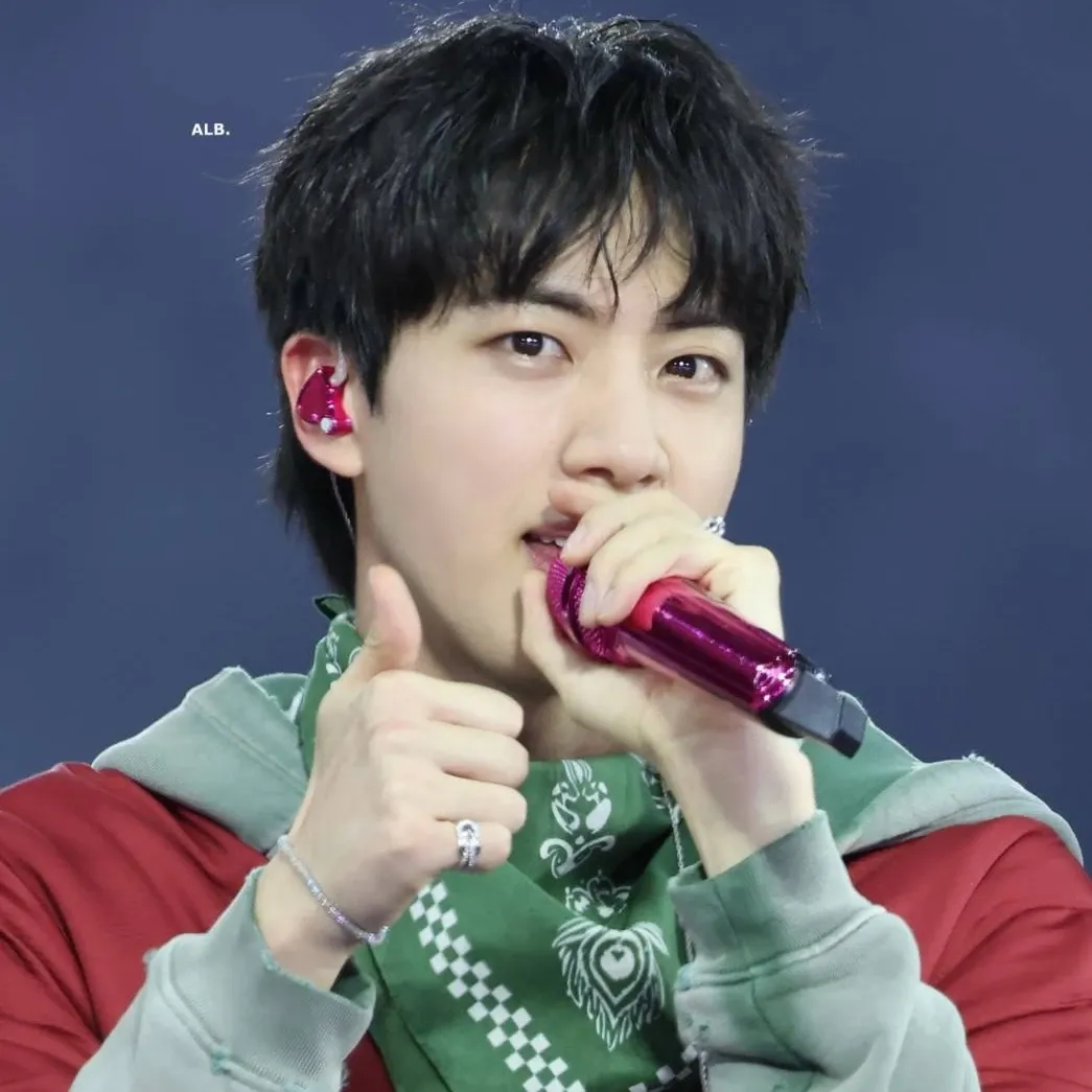Potret di balik layar Jin (BTS)