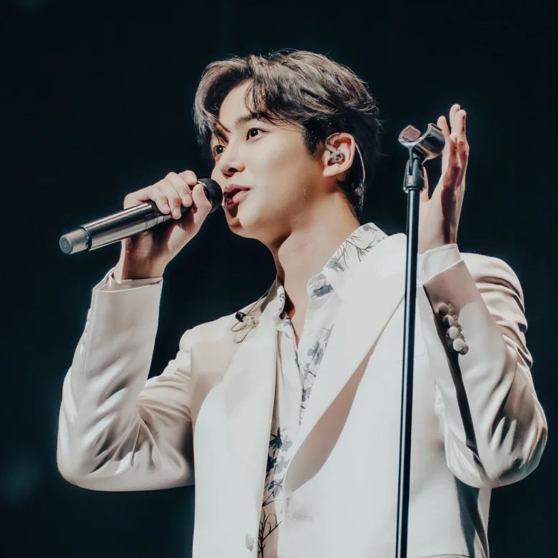 Behind-the-scenes cut of Rowoon