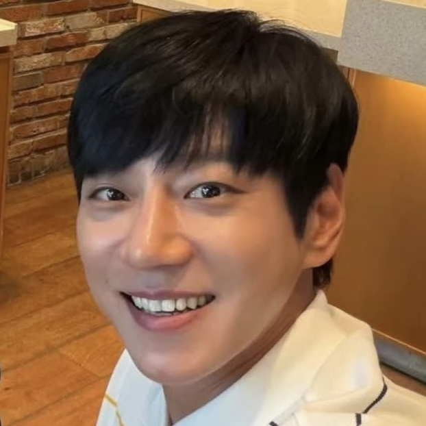 Behind-the-scenes cut of Hwang Chiyeol
