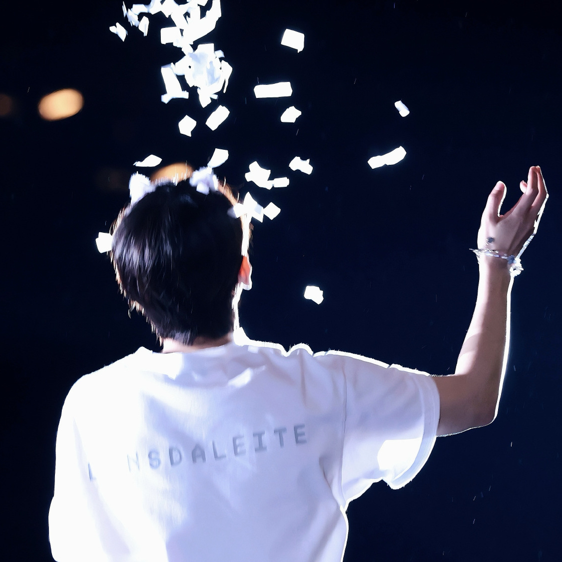 백현 (EXO)의 비하인드 컷