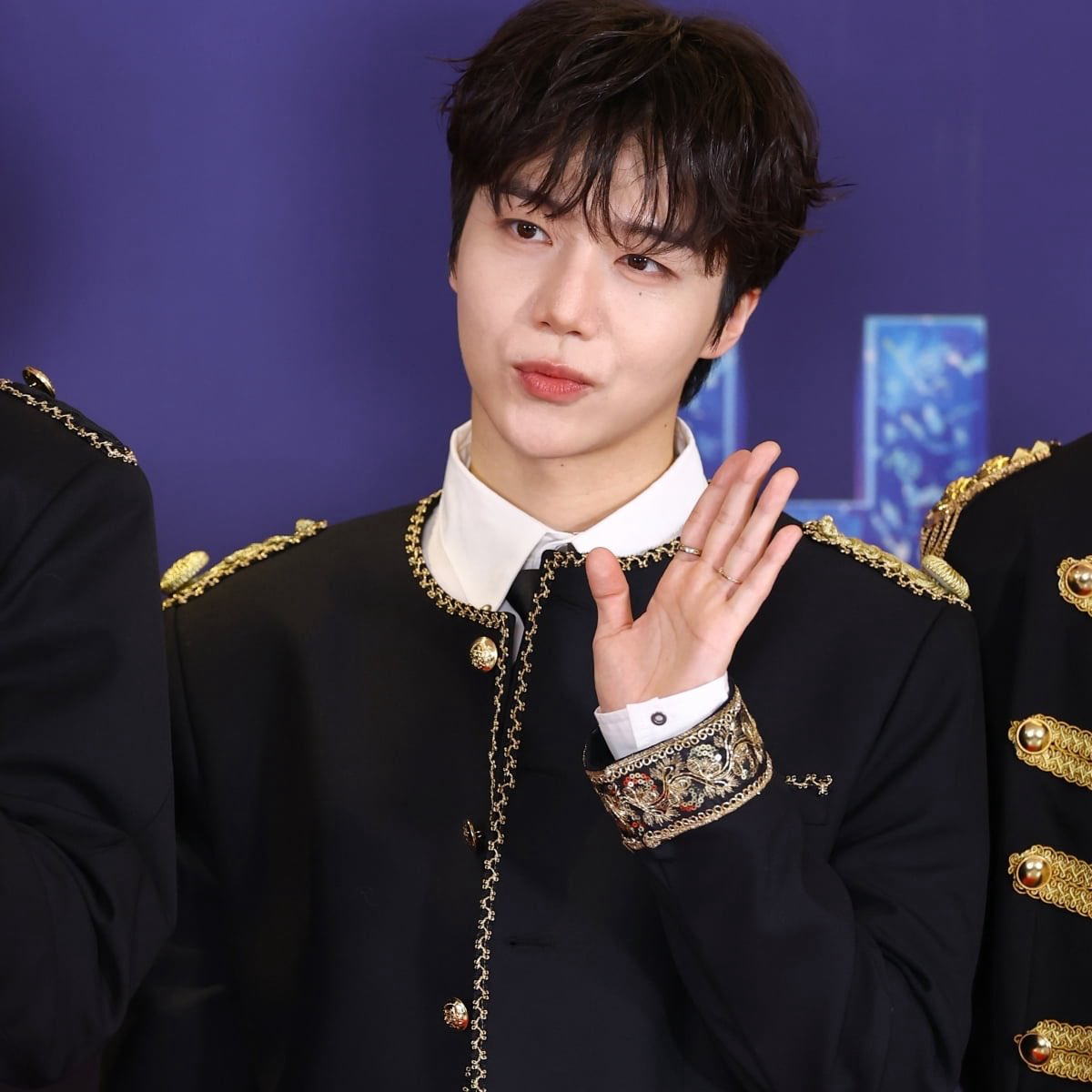 A moment captured by PENTAGON's fan