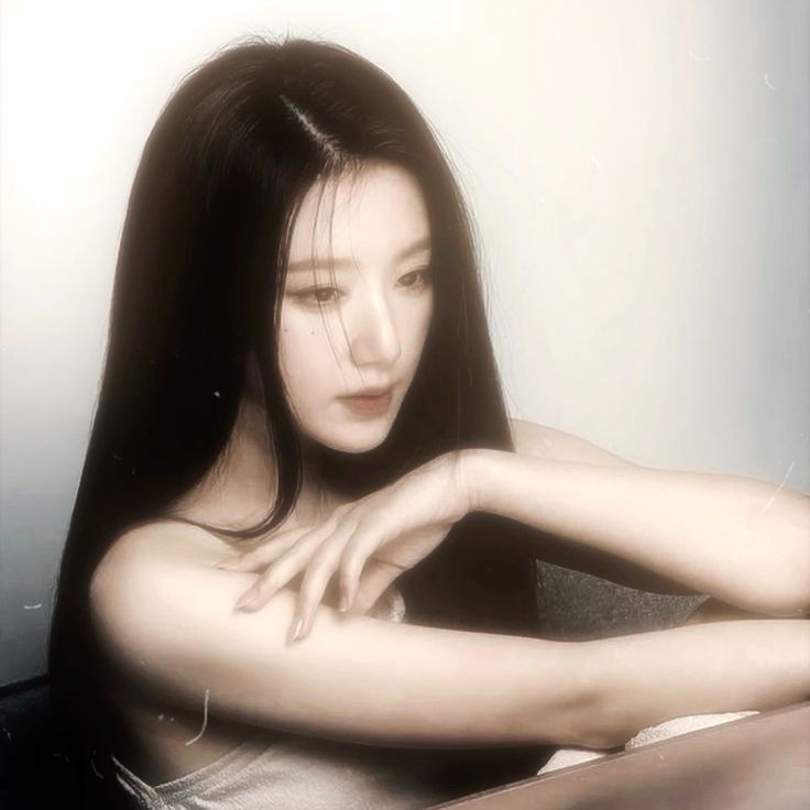 Foto aktivitas terbaru Shuhua (i-dle)