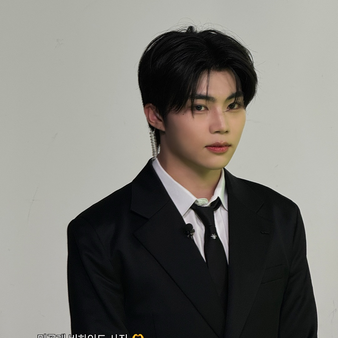 Recent activity shot of Park Gunwook (ZEROBASEONE)