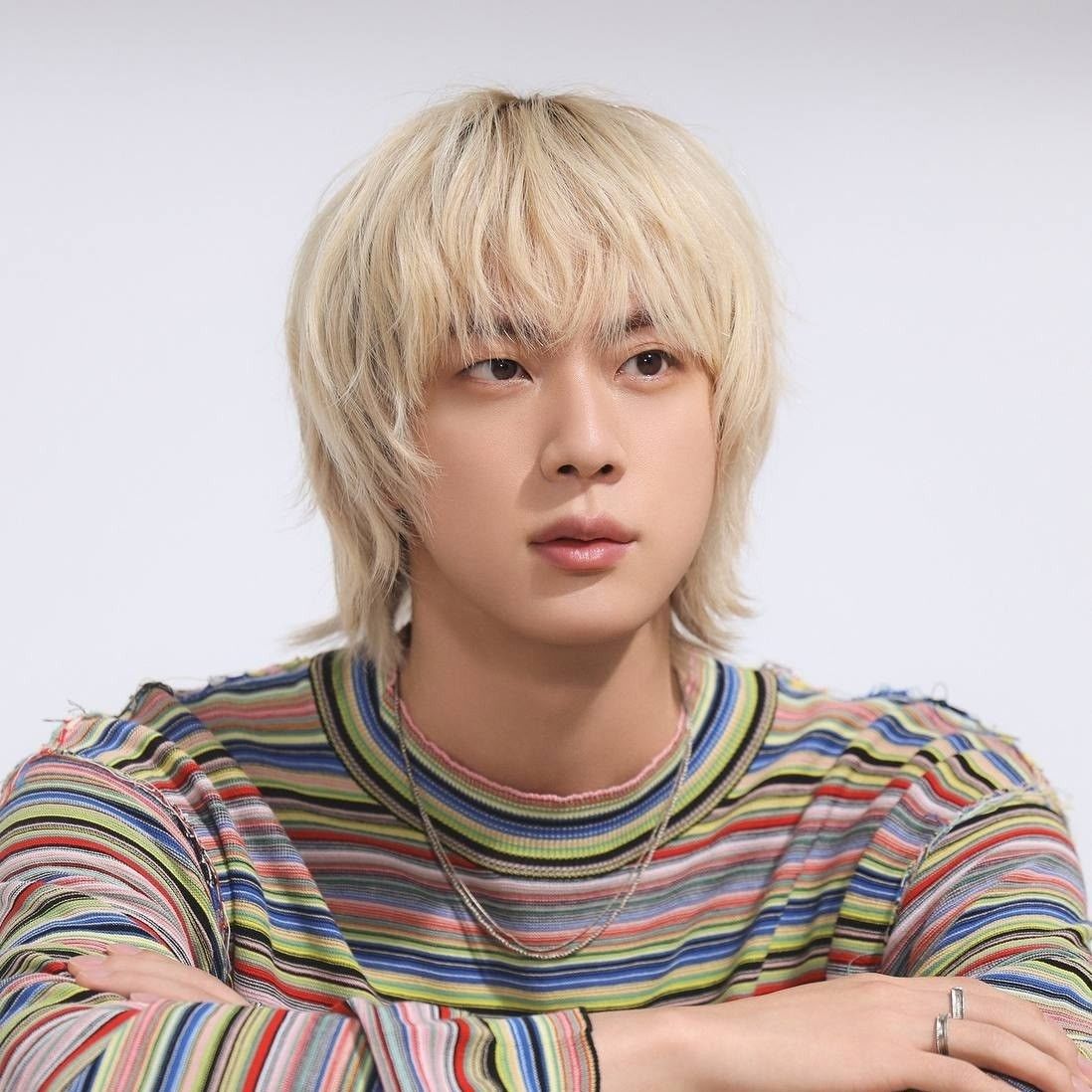 Momen yang diabadikan oleh penggemar Jin (BTS)