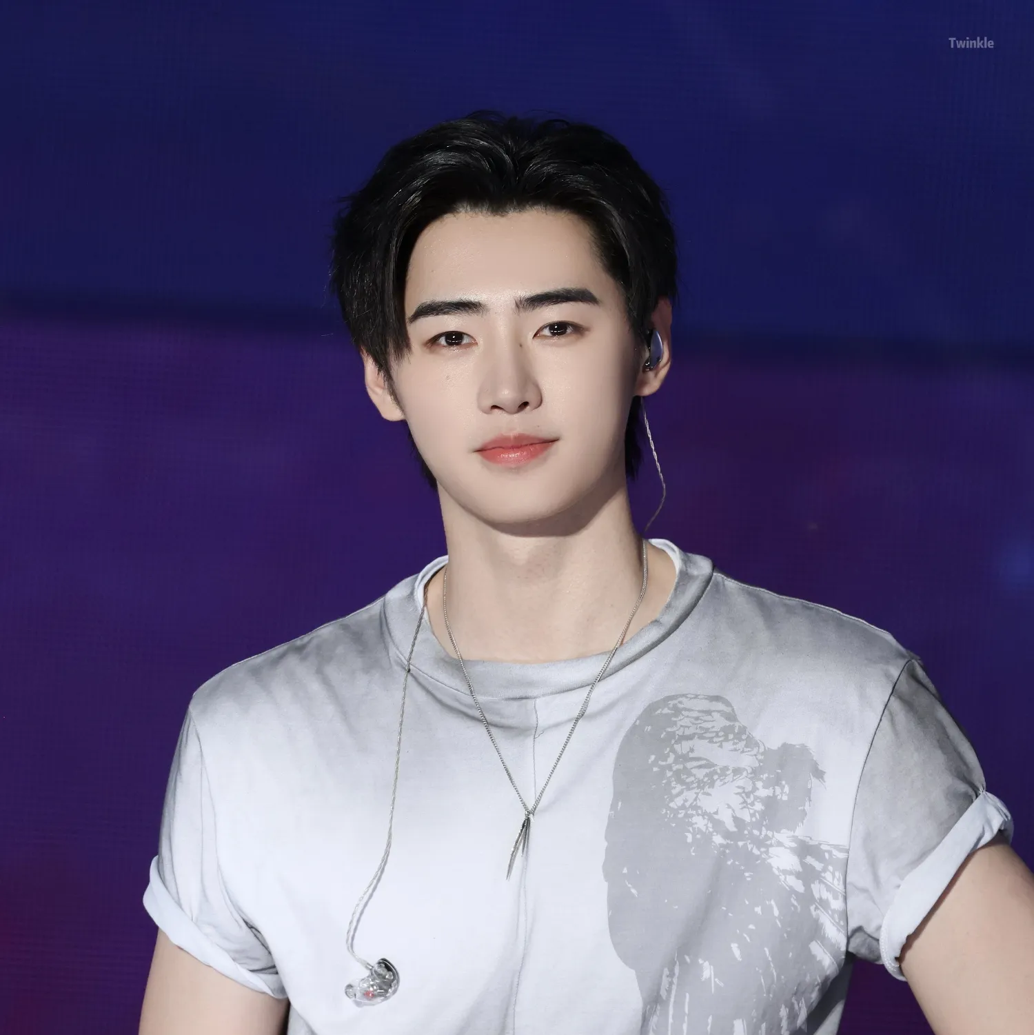 Foto terbaru Sunghoon (ENHYPEN)