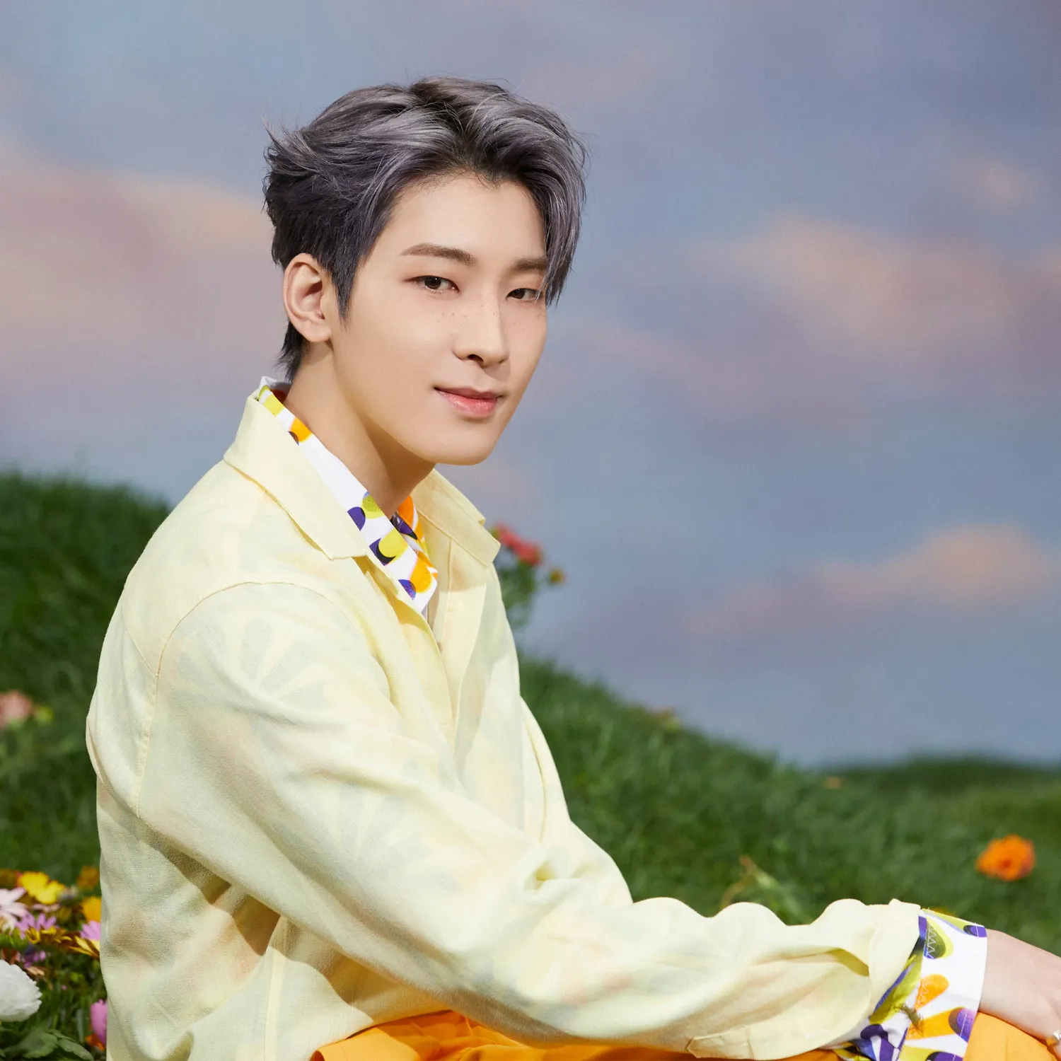 Recent activity shot of Wonwoo (SEVENTEEN)