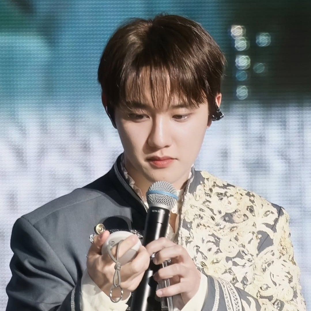 D.O. (EXO)粉絲拍下的瞬間