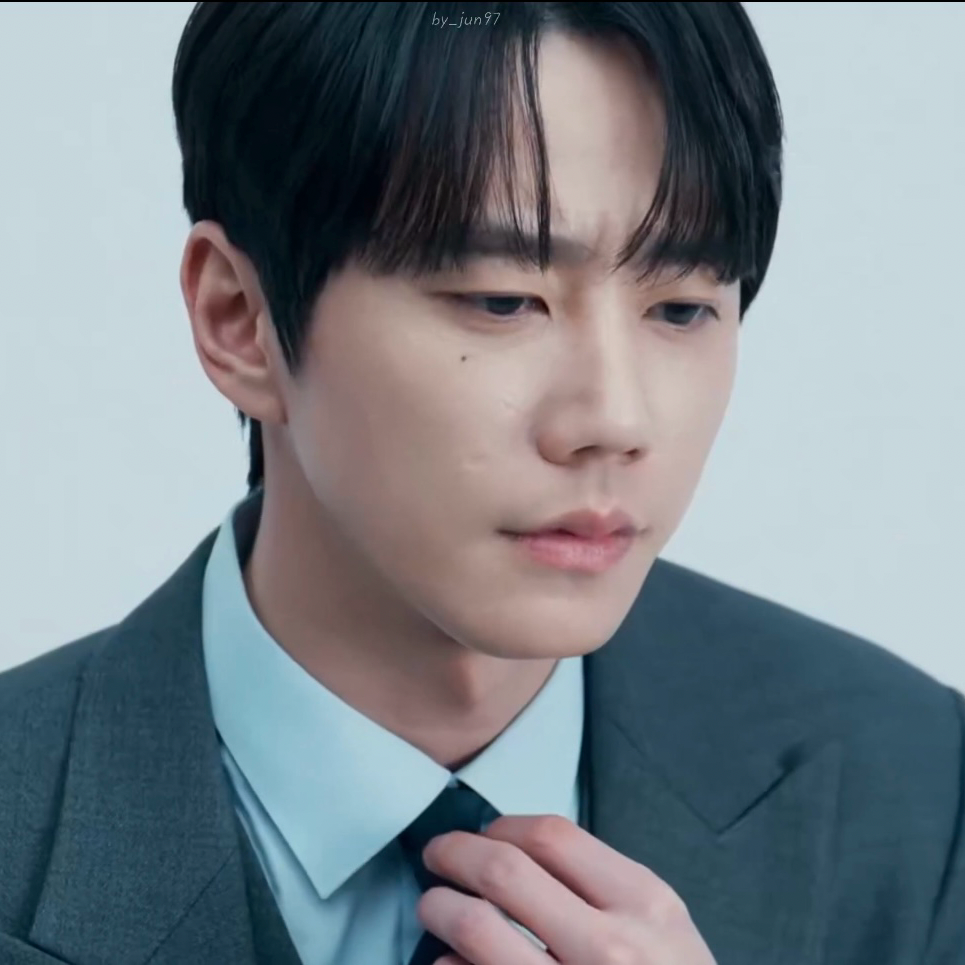Recent activity shot of Lee Junyoung