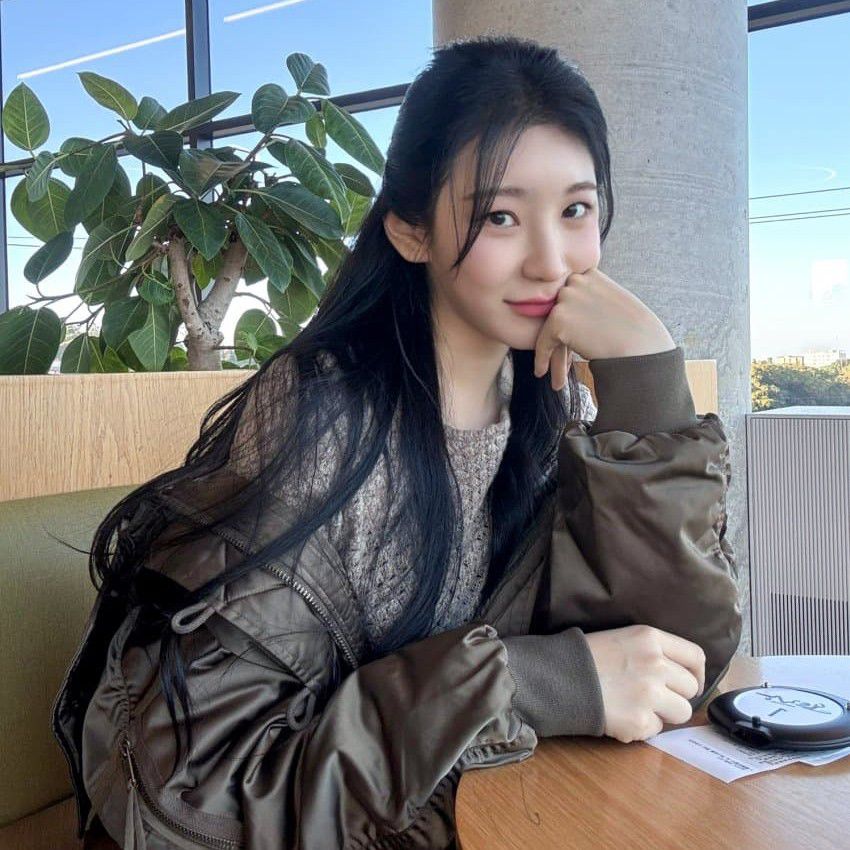 Foto terbaru Lee Chaeyeon