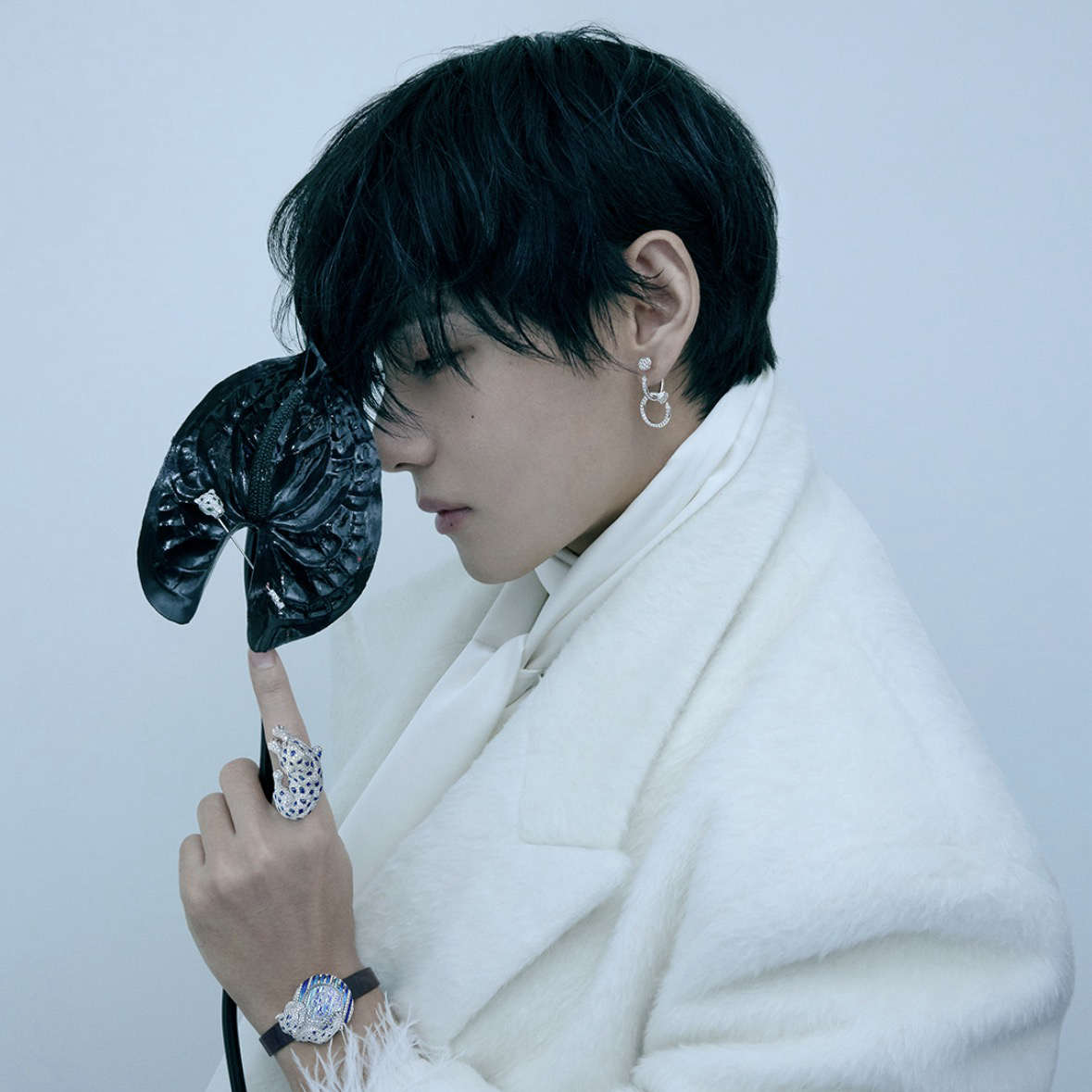 뷔 (방탄소년단)의 최신 사진