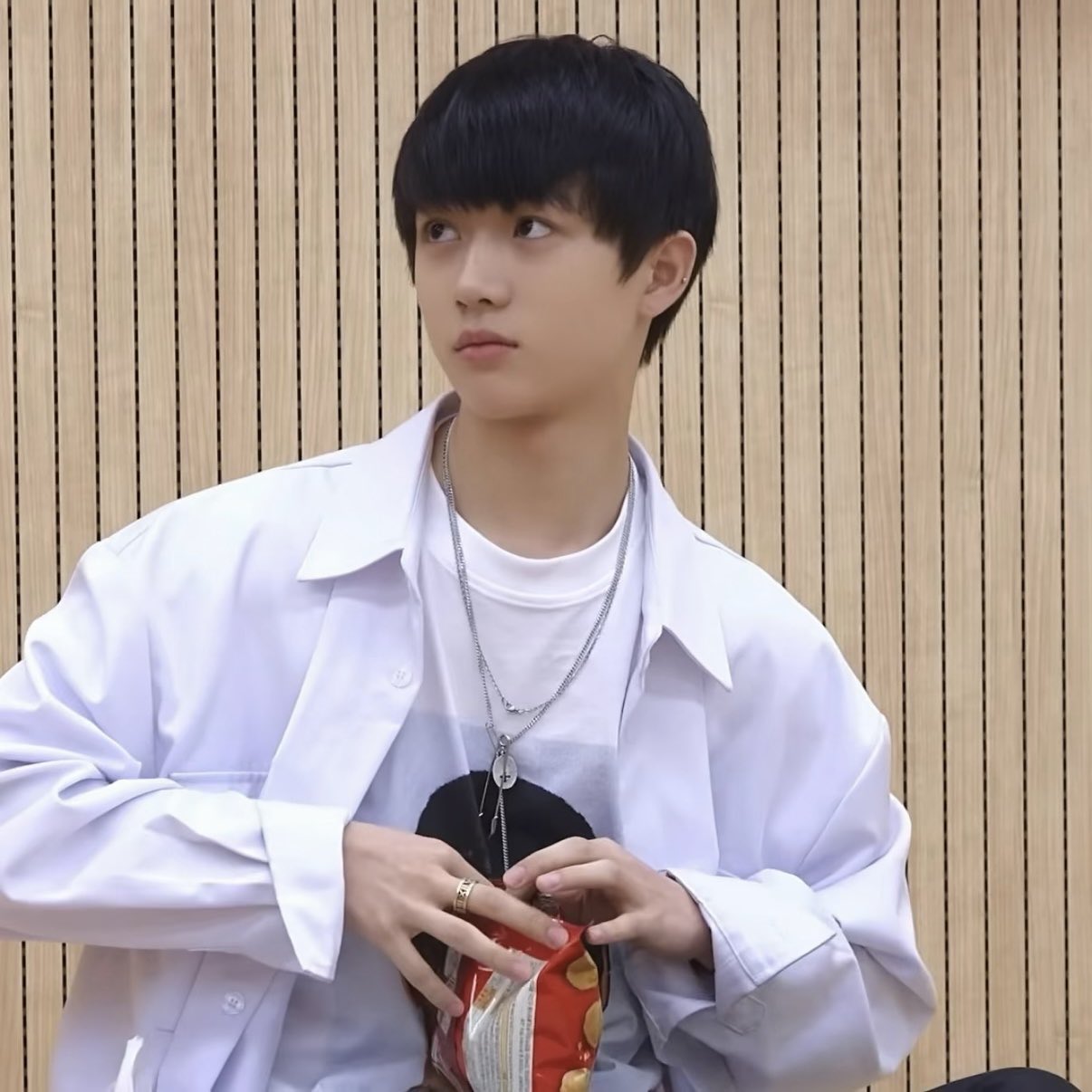 杋圭 (TOMORROW X TOGETHER)的幕后花絮