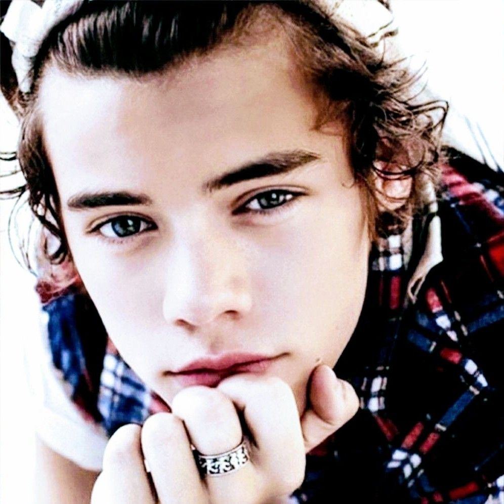 Behind-the-scenes cut of Harry Styles