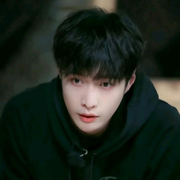 투표로 선정된 레이 (EXO)의 인기 프로필 이미지