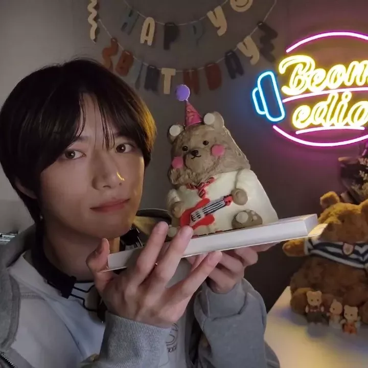 A moment captured by Beomgyu (TOMORROW X TOGETHER)'s fan