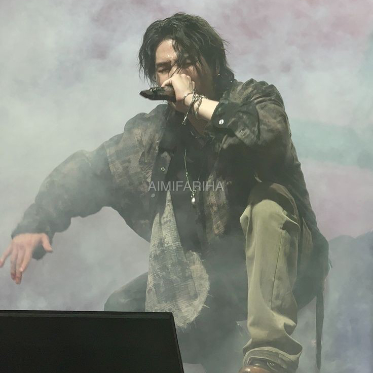 SUGA (防彈少年團)的最新照片