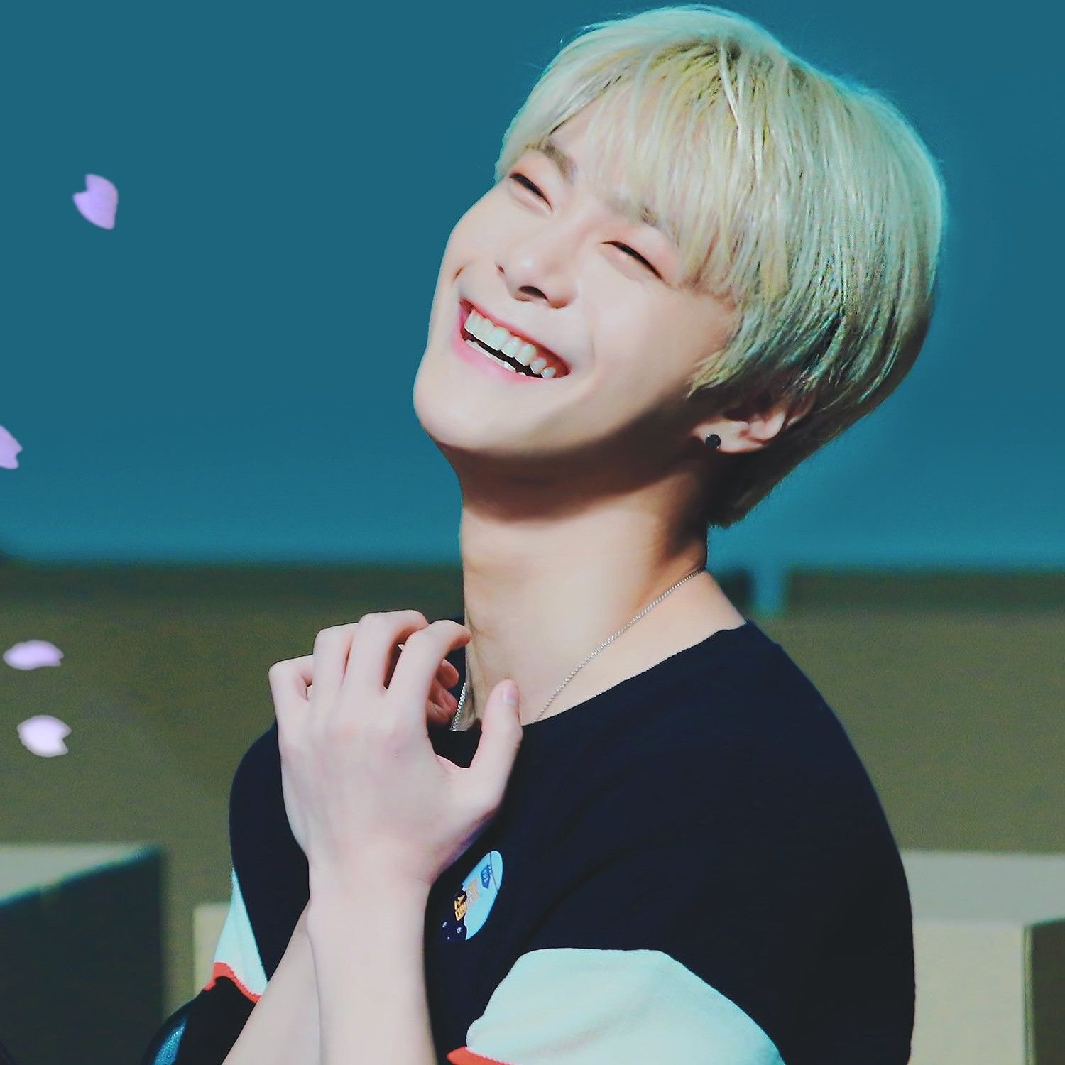 A moment captured by Moonbin (ASTRO)'s fan