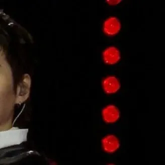 Foto aktivitas terbaru SUGA (BTS)