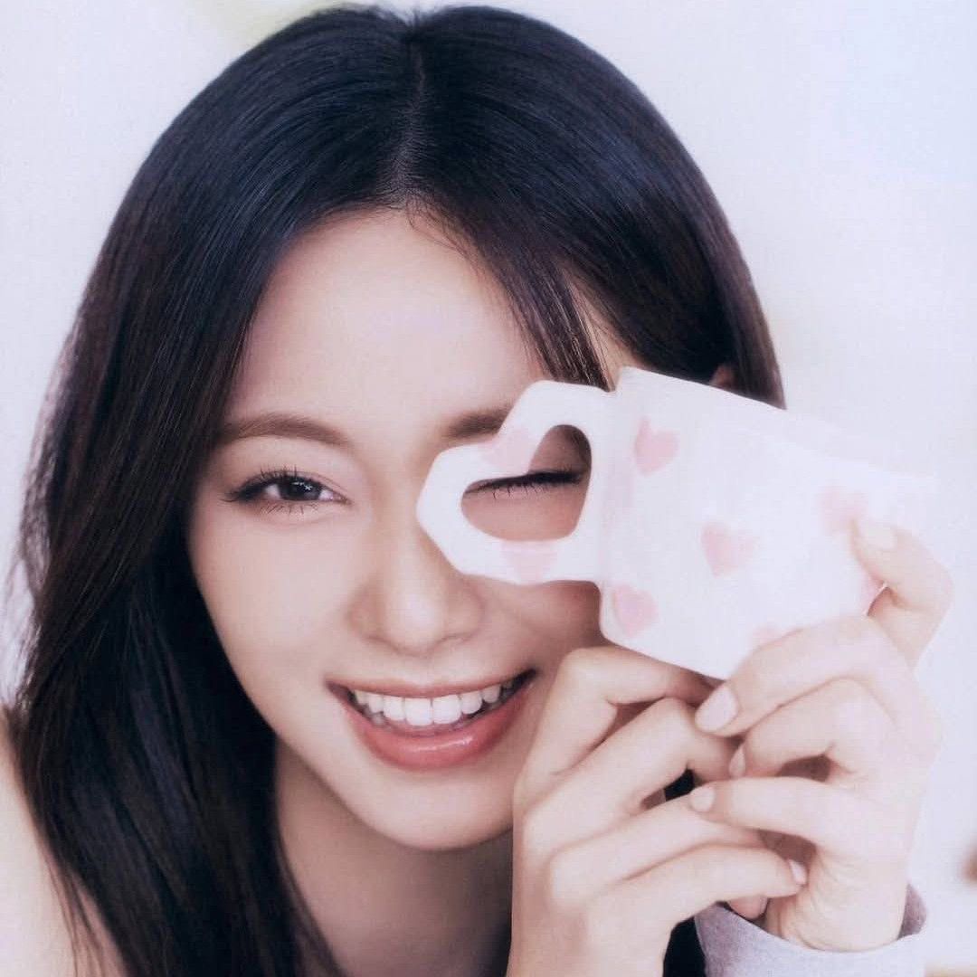 Momen yang diabadikan oleh penggemar Tzuyu (TWICE)