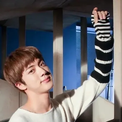 Behind-the-scenes cut of Jin (BTS)