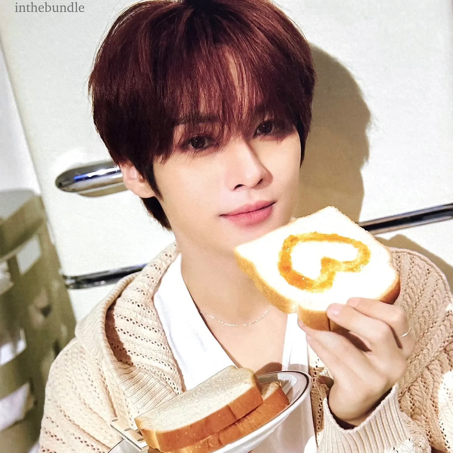 Latest photo of Lee Know (Stray Kids)