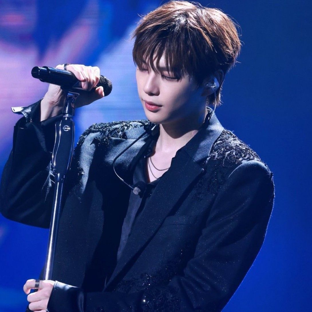 강다니엘의 비하인드 컷