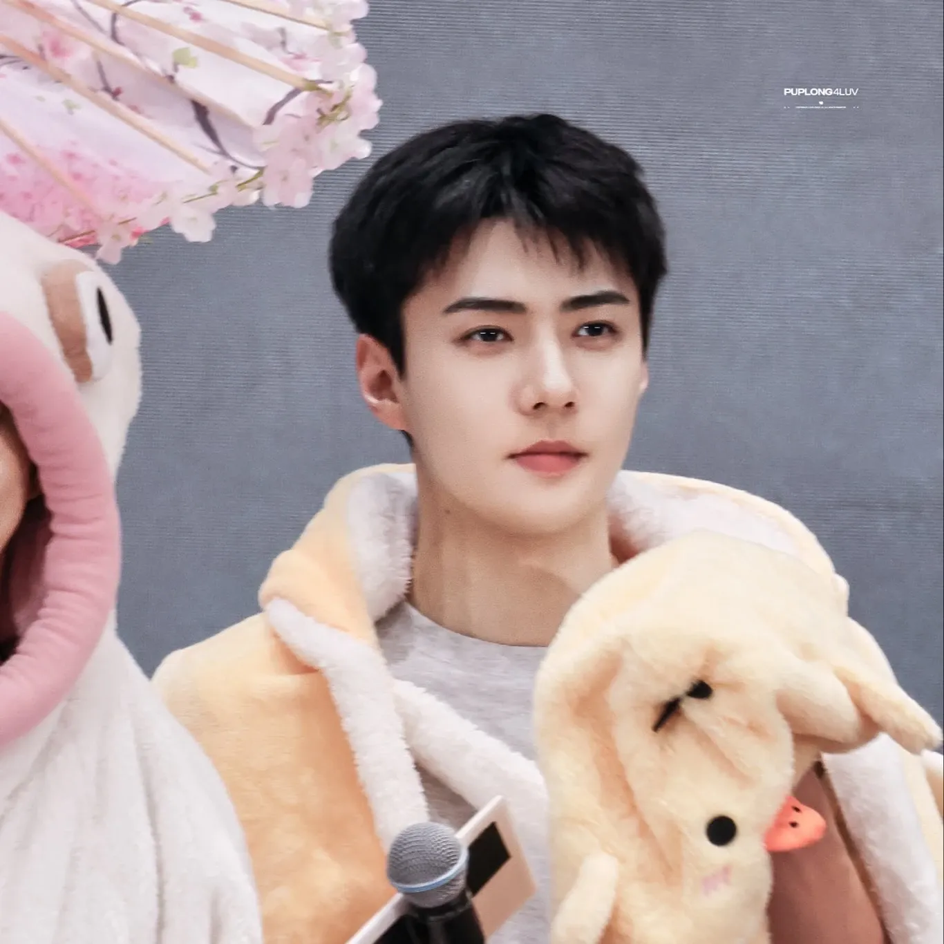 세훈 (EXO)의 비하인드 컷