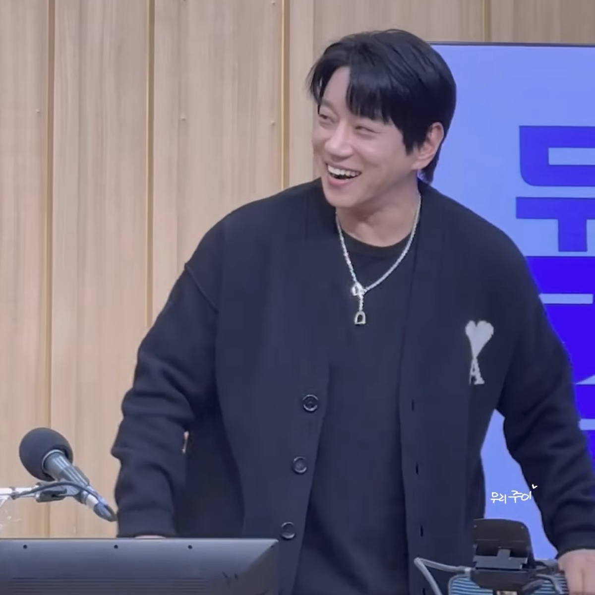 Behind-the-scenes cut of Hwang Chiyeol