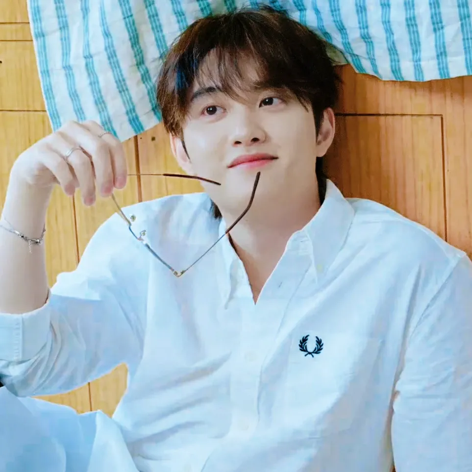 Foto aktivitas terbaru D.O. (EXO)