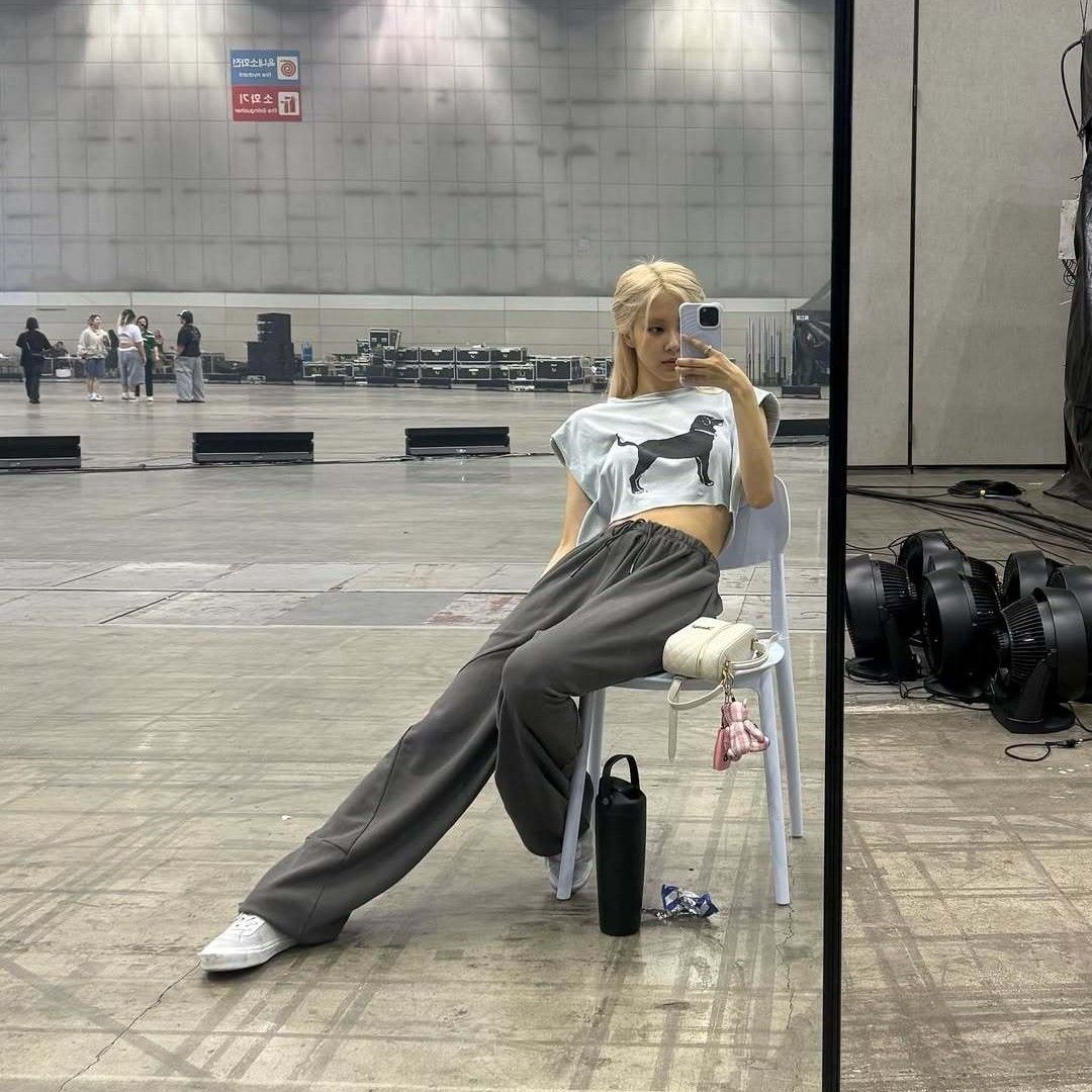 Behind-the-scenes cut of ROSÉ (BLACKPINK)