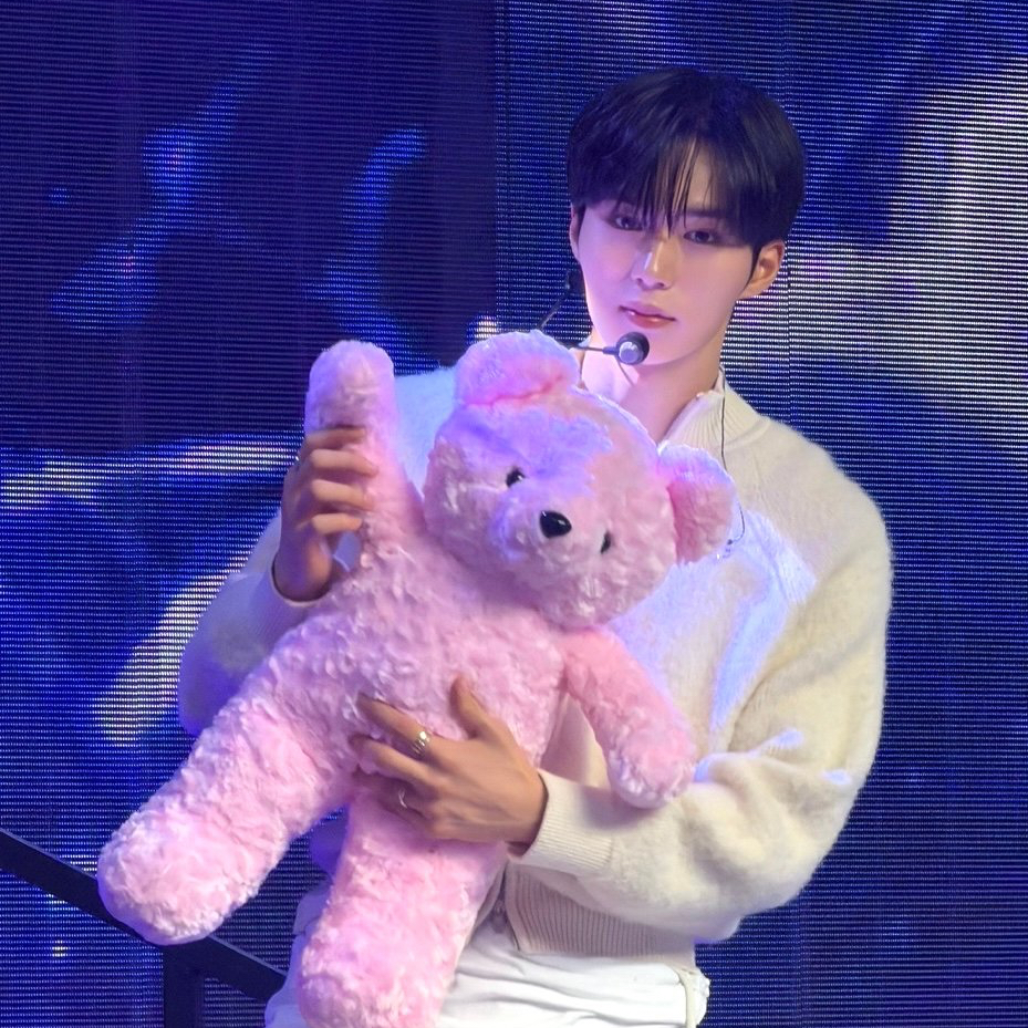 Latest photo of Kim Junseo (ALPHA DRIVE ONE)