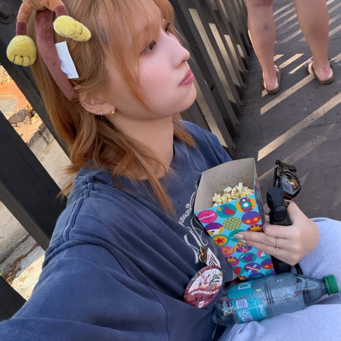 Momo (TWICE)的幕後花絮