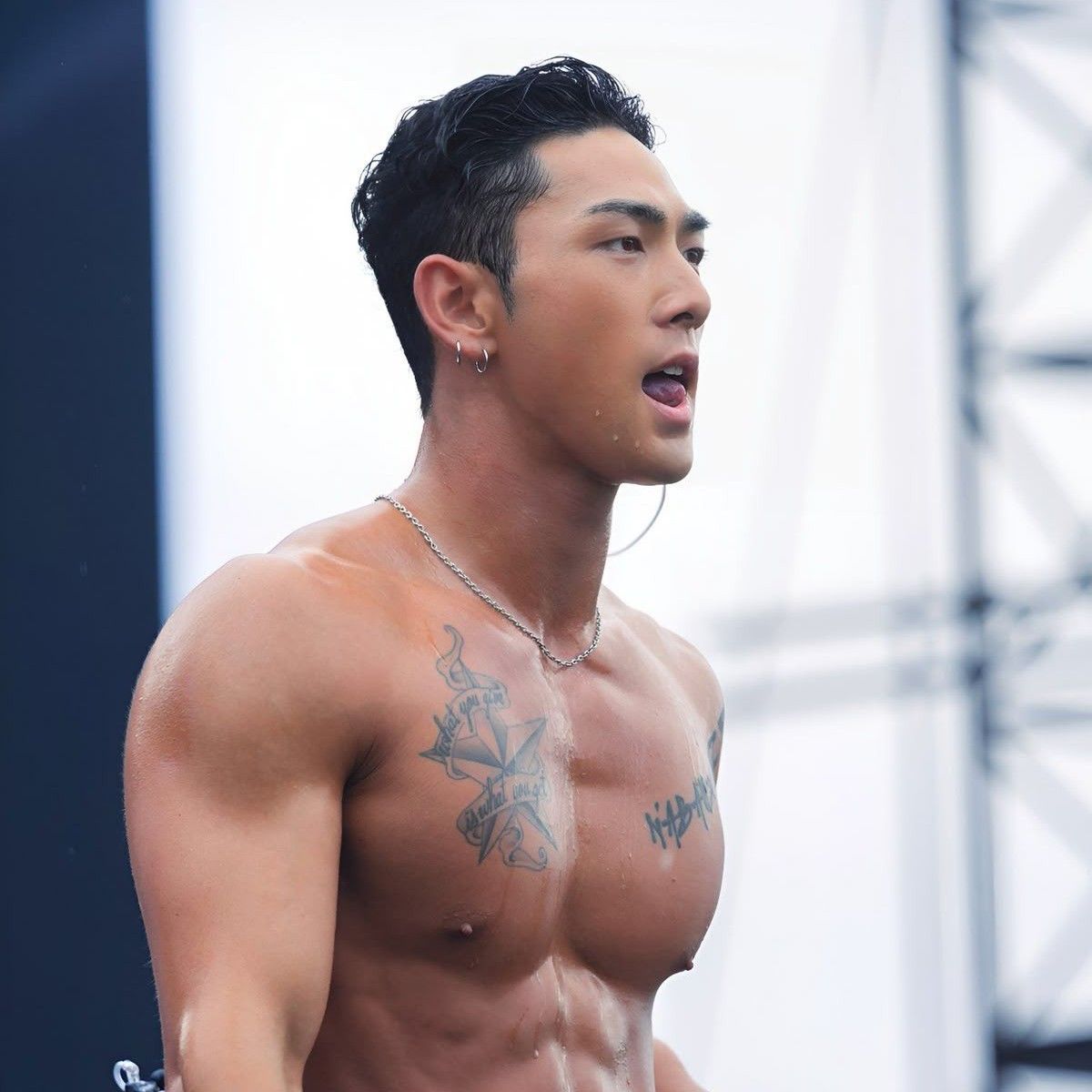 백호 최근 활동샷