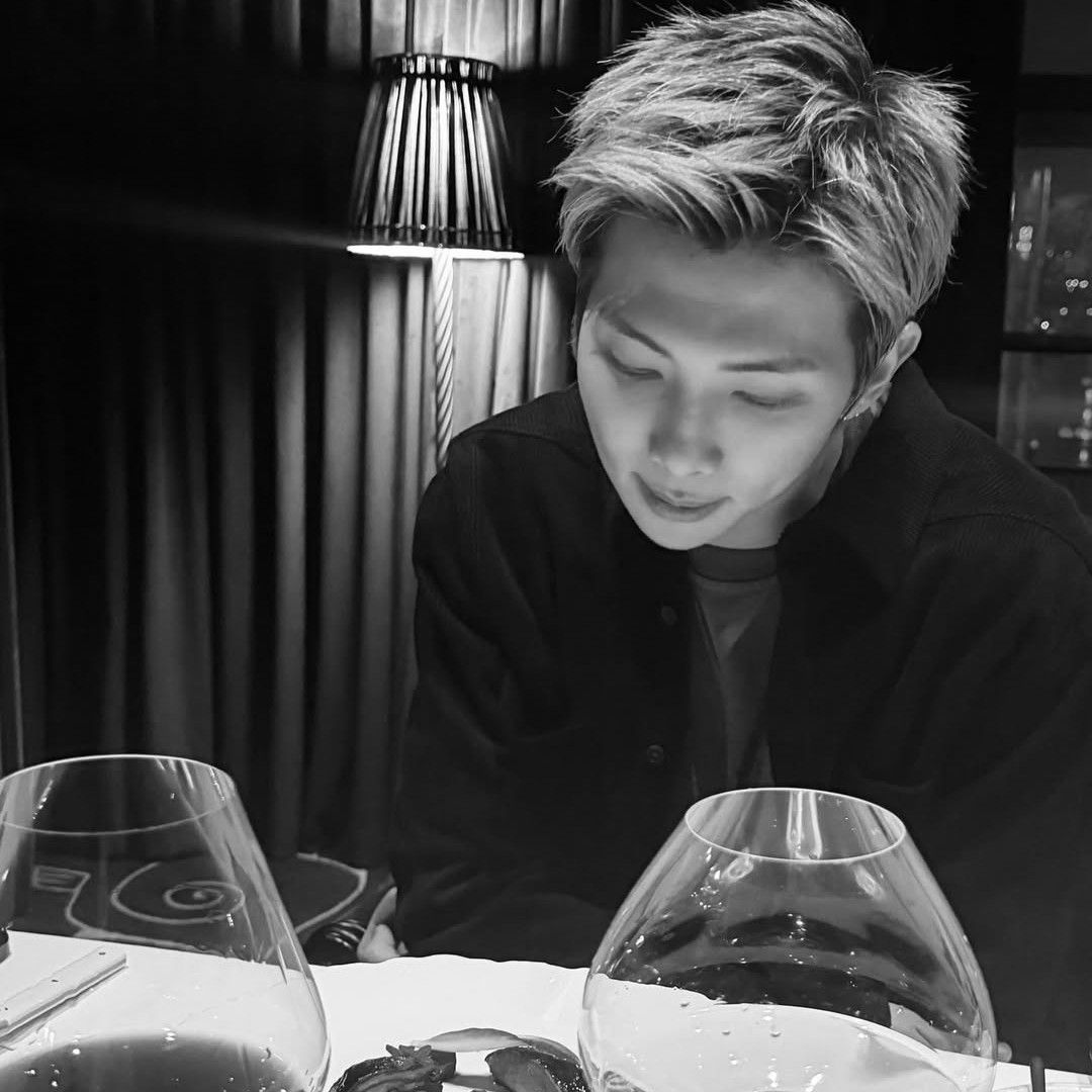 RM (防弹少年团)的最新活动照片