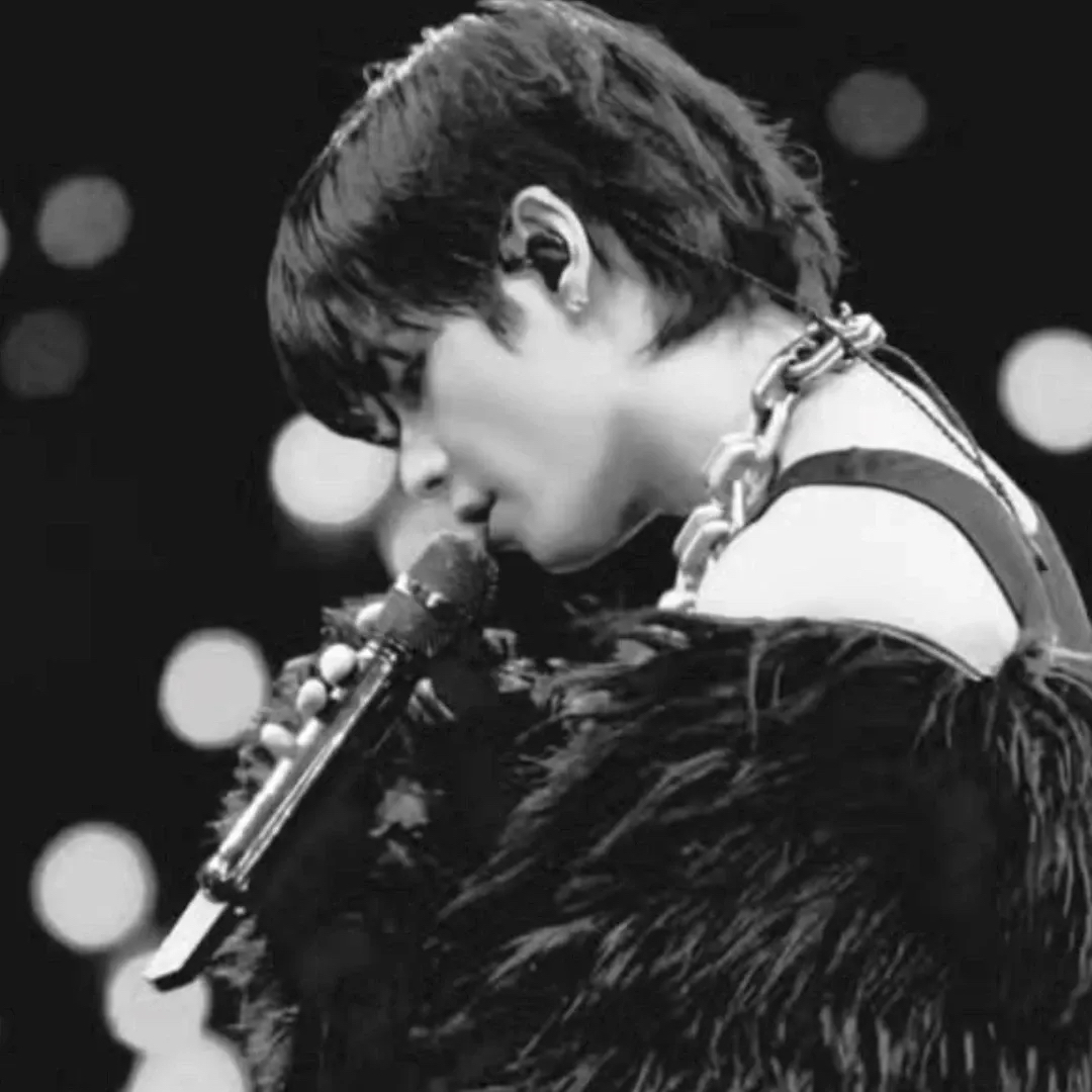 뷔 (방탄소년단)의 비하인드 컷