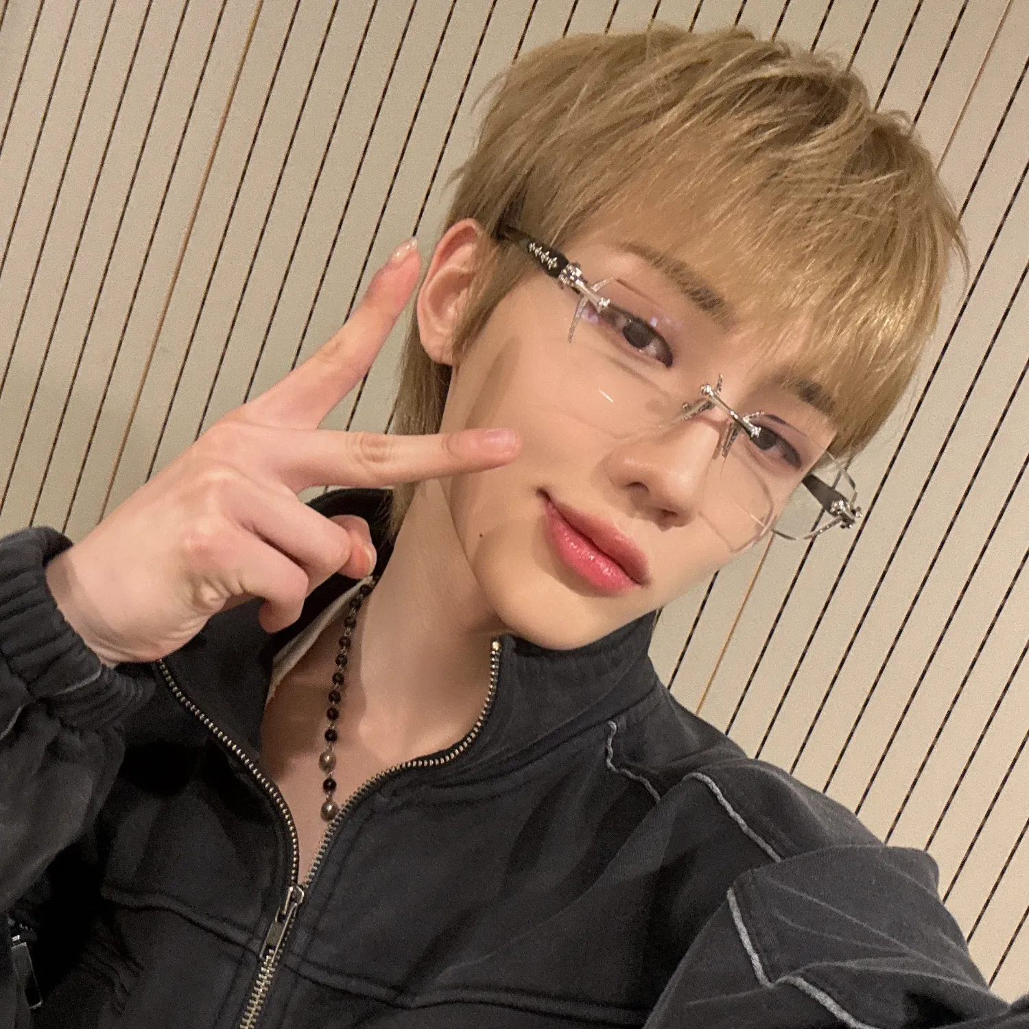 Behind-the-scenes cut of Junhyeok (TNX)