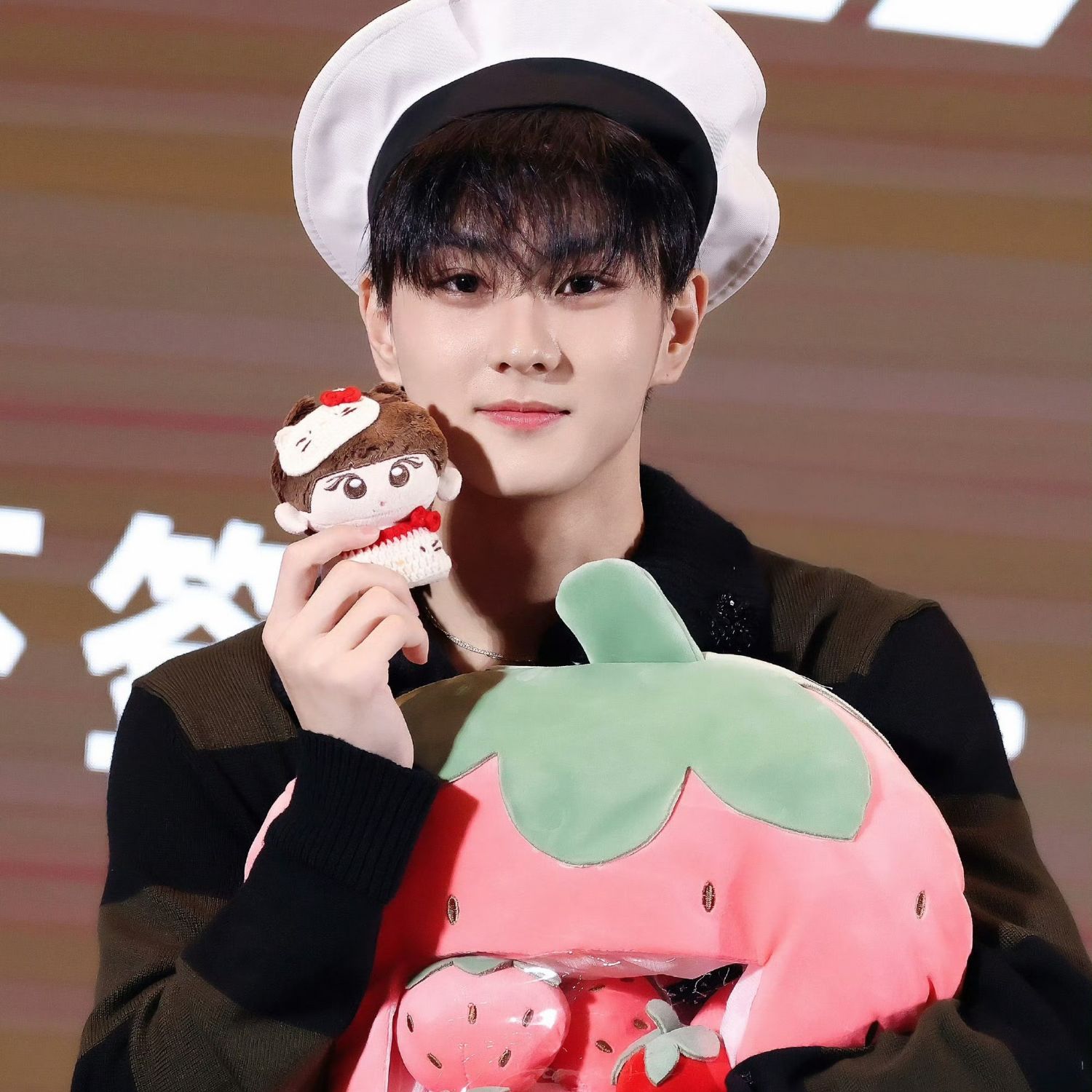 Latest photo of Jungwon (ENHYPEN)